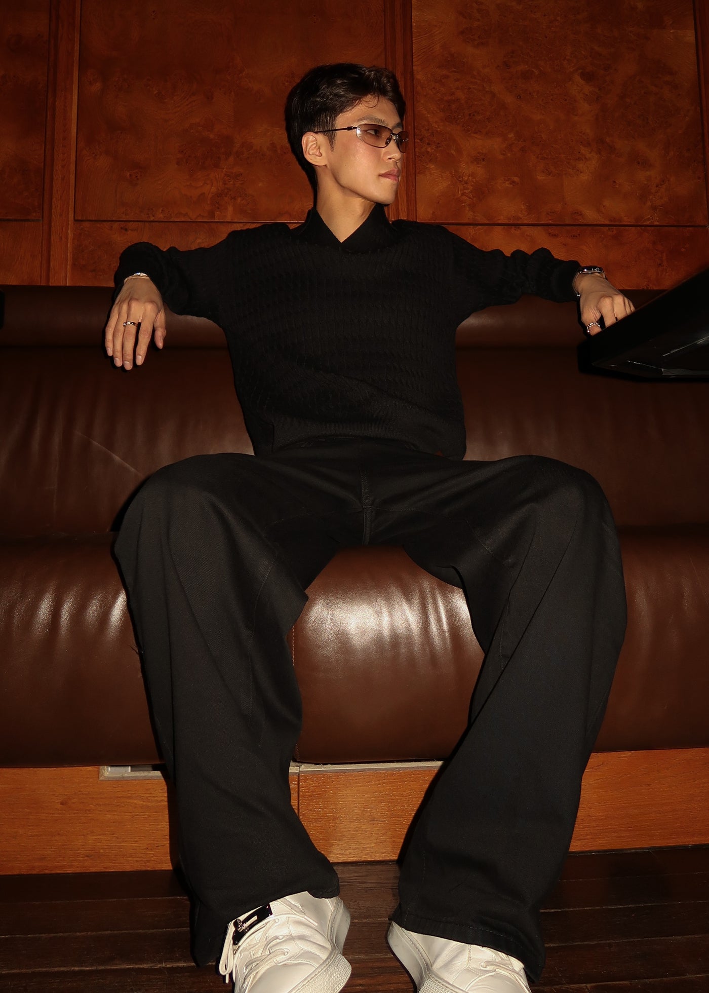 WIDE BLACK JEANS